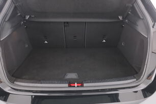 carDetails.imgAlt.interior.9