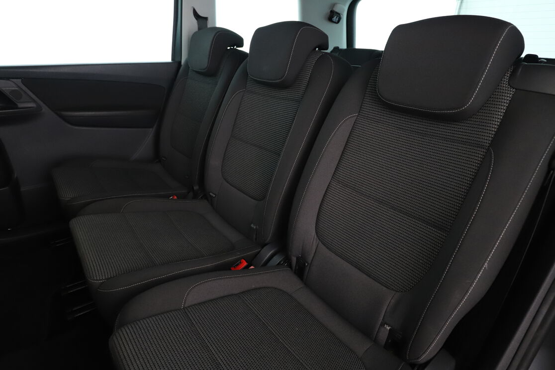 Interno sedili posteriori, dal lato guidatore