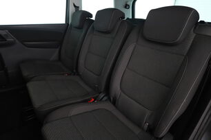 Interno sedili posteriori, dal lato guidatore