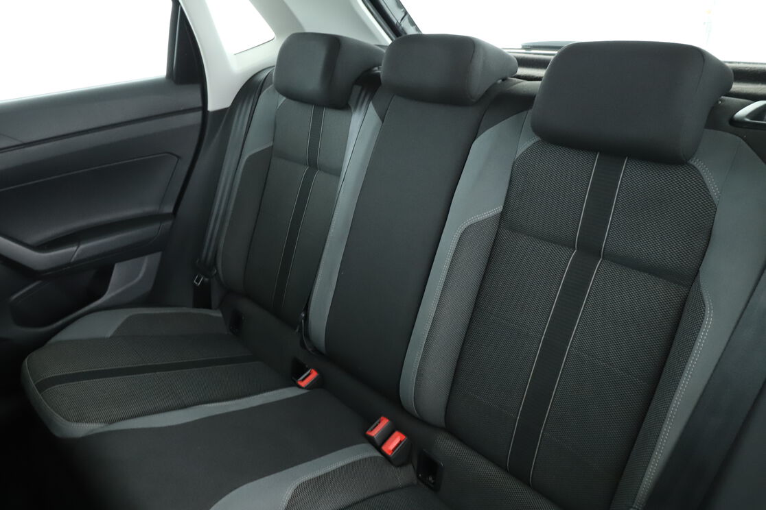 Intérieur sièges arrière depuis le côté conducteur