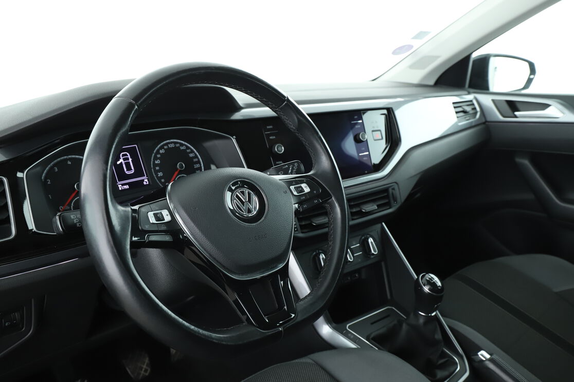 Intérieur côté conducteur 2