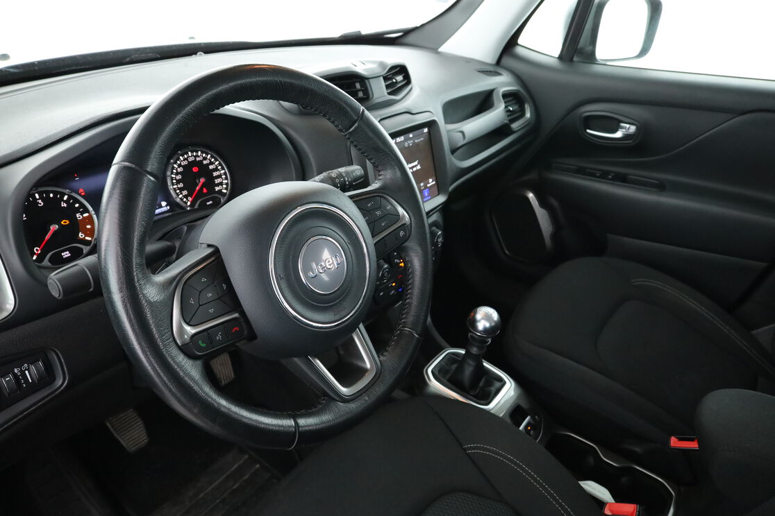 Intérieur côté conducteur 2