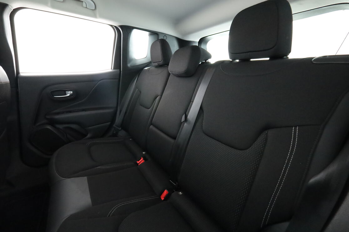 Intérieur sièges arrière depuis le côté conducteur