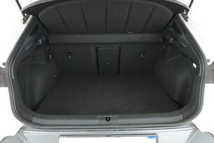 carDetails.imgAlt.interior.9