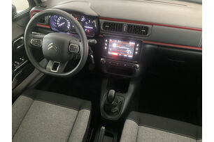 Interno lato guidatore, dal sedile posteriore