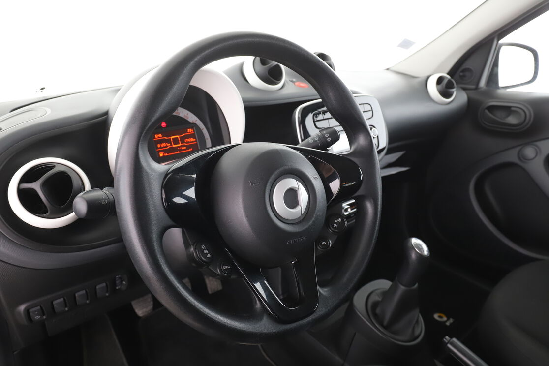 Intérieur côté conducteur 2