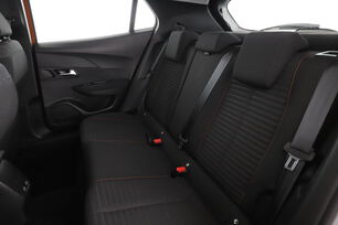 Intérieur sièges arrière depuis le côté conducteur