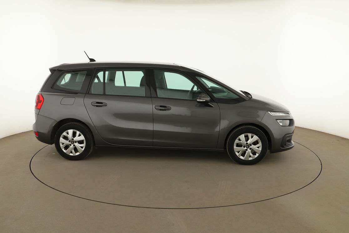 Extérieur côté droit