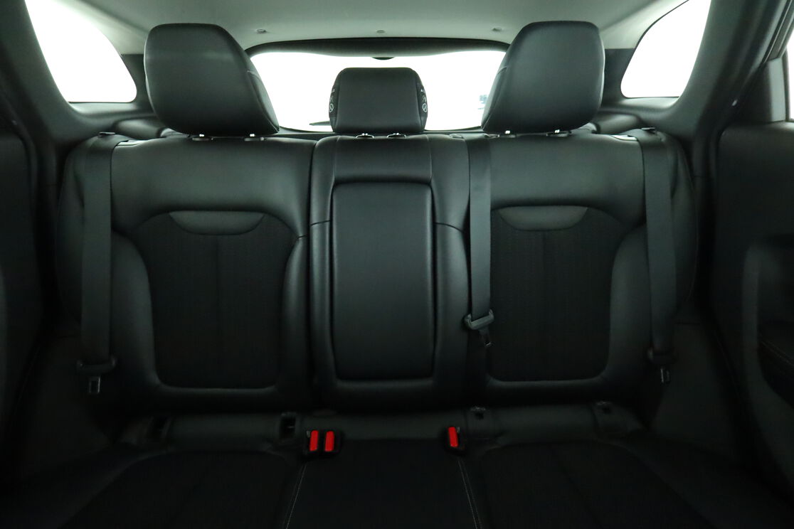 Intérieur sièges arrière depuis le côté conducteur