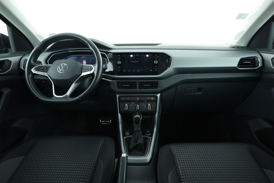 Intérieur avant de l'habitacle depuis le siège arrière