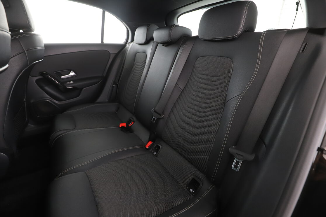 Intérieur sièges arrière depuis le côté conducteur