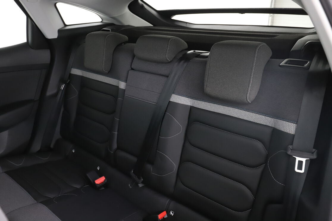 Intérieur sièges arrière depuis le côté conducteur