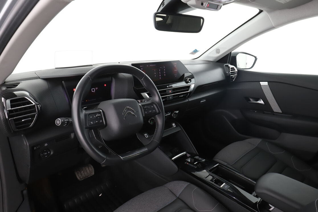 Intérieur côté conducteur 2
