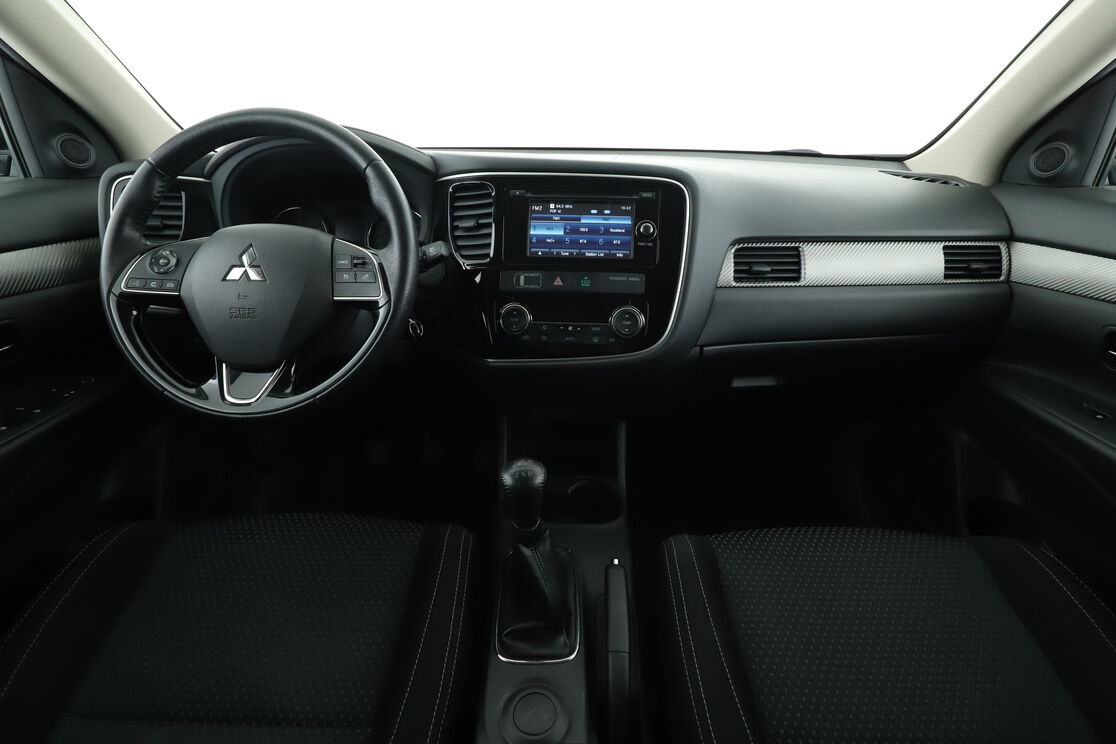 Innenraum auf der Fahrerseite 2