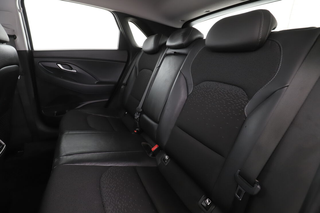 Baksäte bakom förarsätet