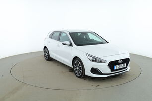 Exteriör fram till höger