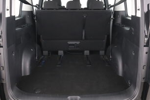 carDetails.imgAlt.interior.9