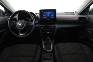 Interior frontal de la cabina desde el asiento trasero