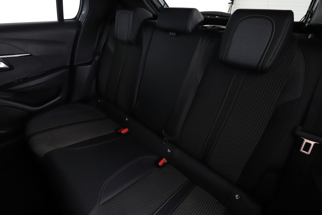 Interno sedili posteriori, dal lato guidatore