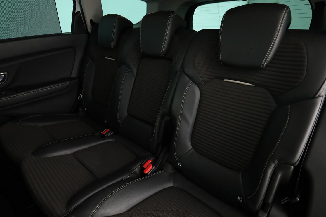 Intérieur sièges arrière depuis le côté conducteur