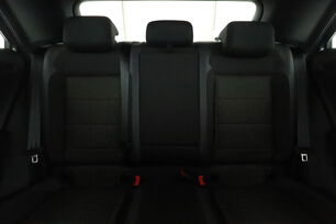 carDetails.imgAlt.interior.10