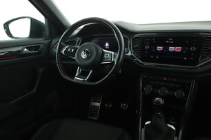 Innenraum der Fahrerseite vom Rücksitz