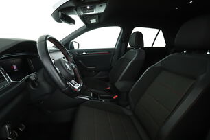 Innenraum auf der Fahrerseite 2