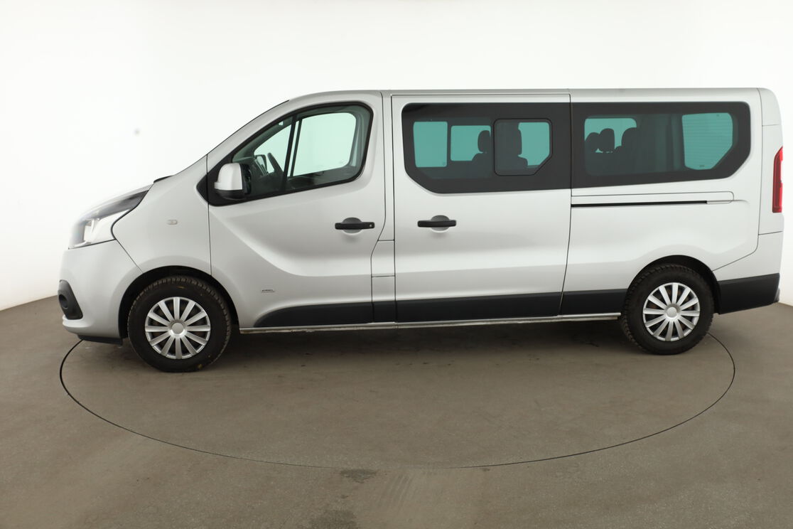 Extérieur côté gauche