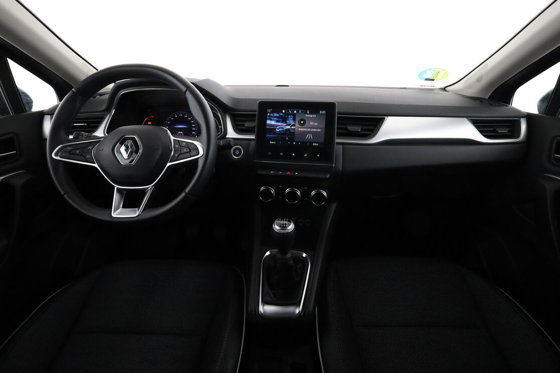 Interior frontal de la cabina desde el asiento trasero