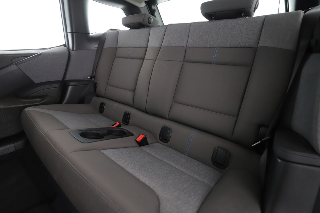Intérieur sièges arrière depuis le côté conducteur