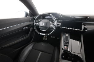 Intérieur côté conducteur depuis le siège arrière