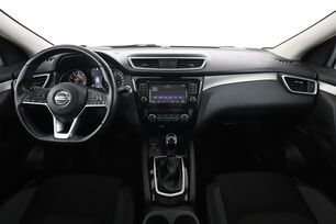 Interior frontal de la cabina desde el asiento trasero