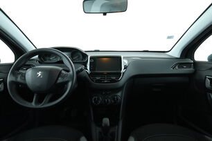 Intérieur avant de l'habitacle depuis le siège arrière