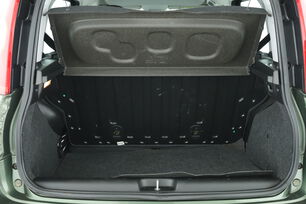 carDetails.imgAlt.interior.9