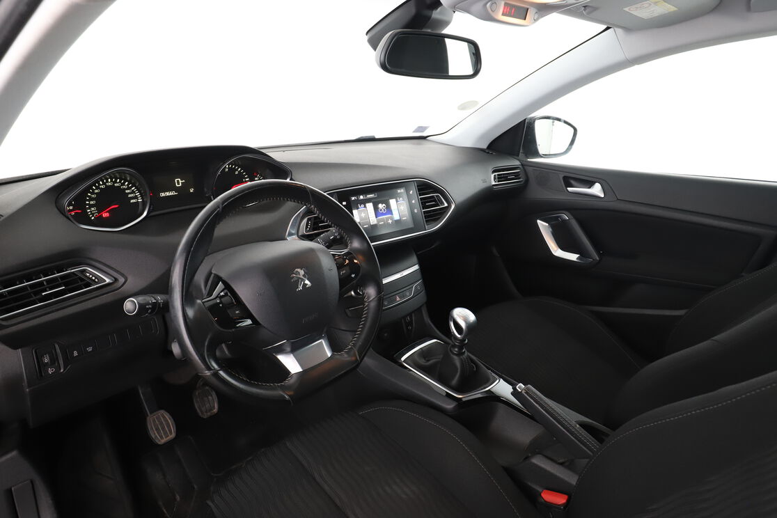 Intérieur côté conducteur 2