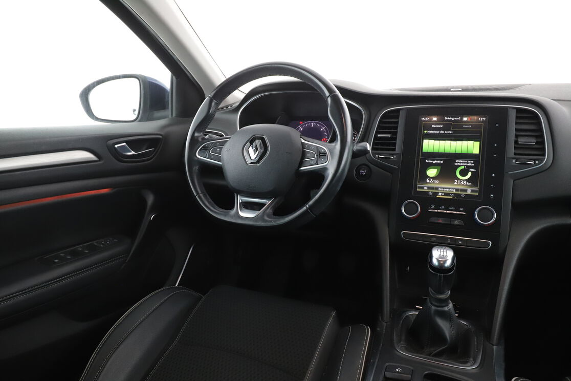 Intérieur côté conducteur depuis le siège arrière