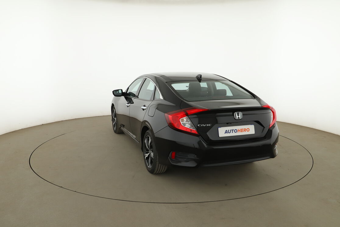 Extérieur arrière gauche