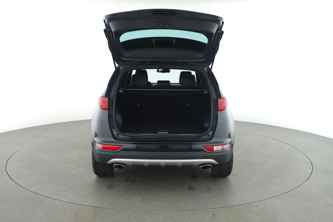 carDetails.imgAlt.interior.9