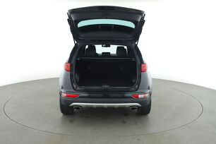 carDetails.imgAlt.interior.9