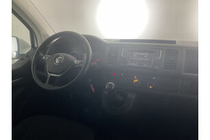 Interno lato guidatore, dal sedile posteriore