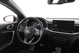 Intérieur côté conducteur depuis le siège arrière