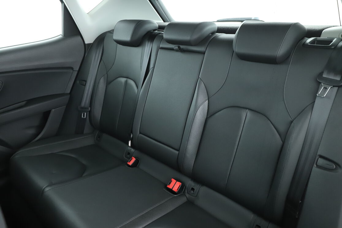 Intérieur sièges arrière depuis le côté conducteur