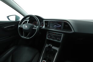 Intérieur côté conducteur depuis le siège arrière