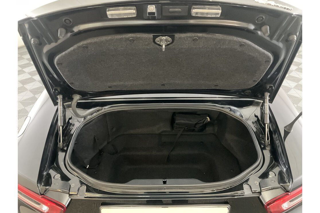 Interno sedili posteriori, dal lato guidatore