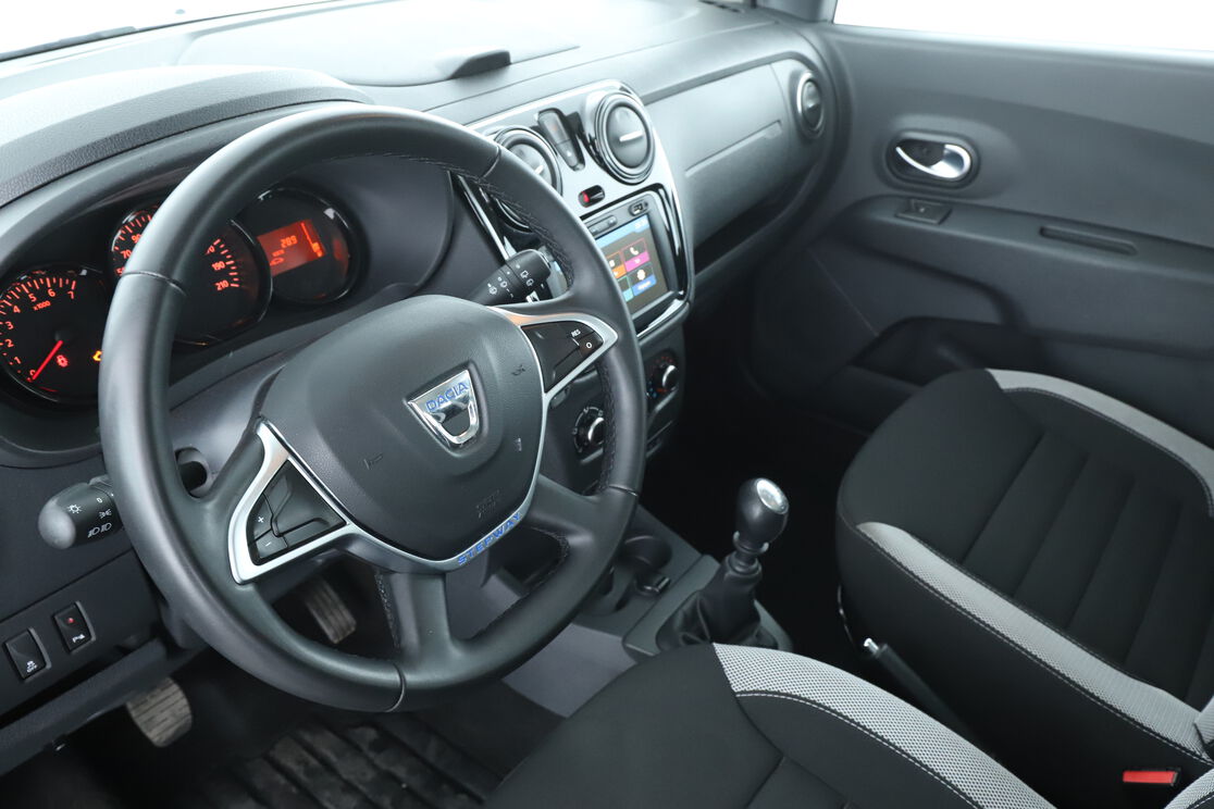 Intérieur côté conducteur 2