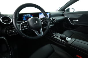 Intérieur côté conducteur 2