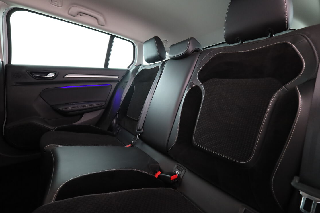 Intérieur sièges arrière depuis le côté conducteur