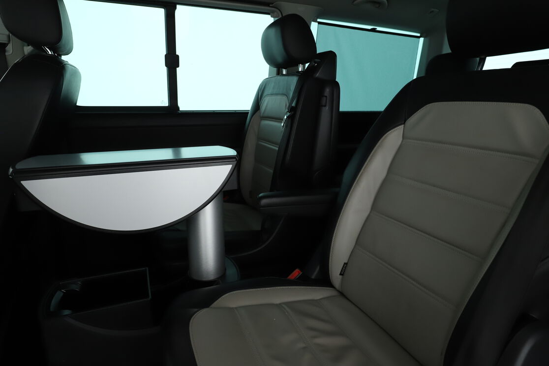 Intérieur sièges arrière depuis le côté conducteur