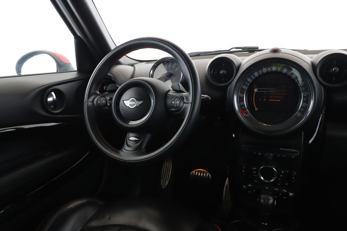 Intérieur côté conducteur depuis le siège arrière