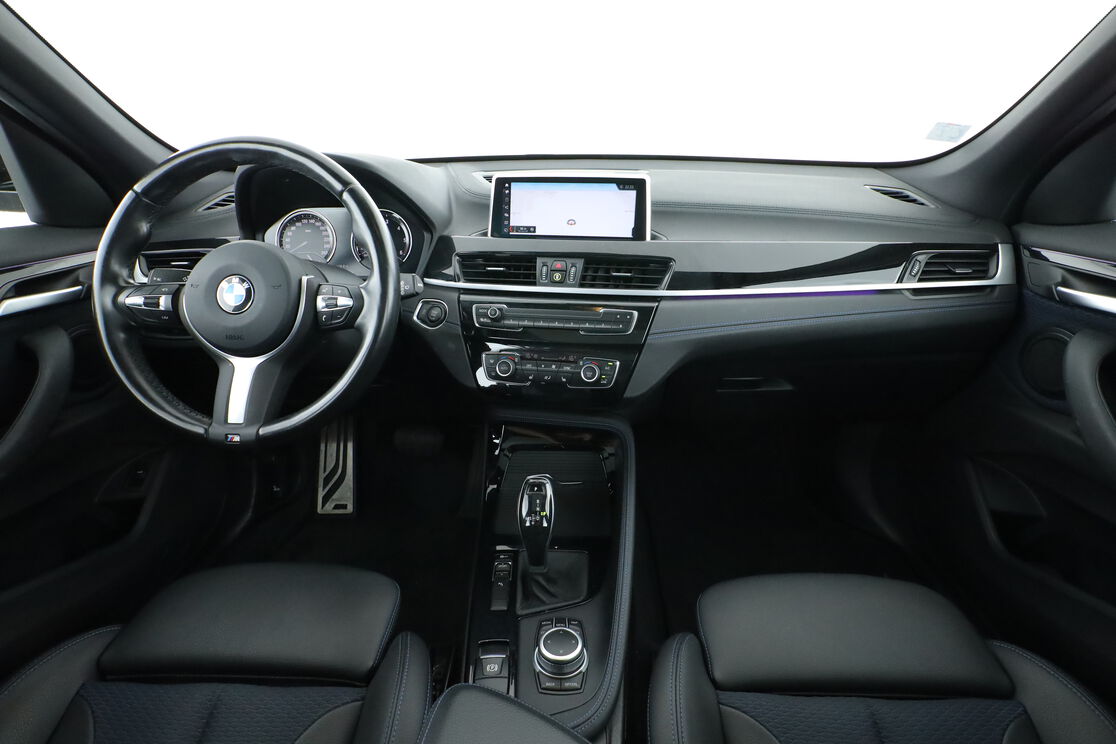 Intérieur côté conducteur depuis le siège arrière